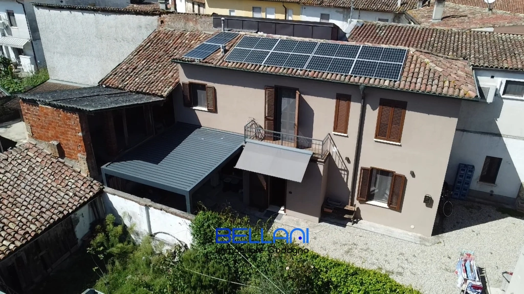 MALEO ABITAZIONE CON INGRESSO INDIPENDENTE