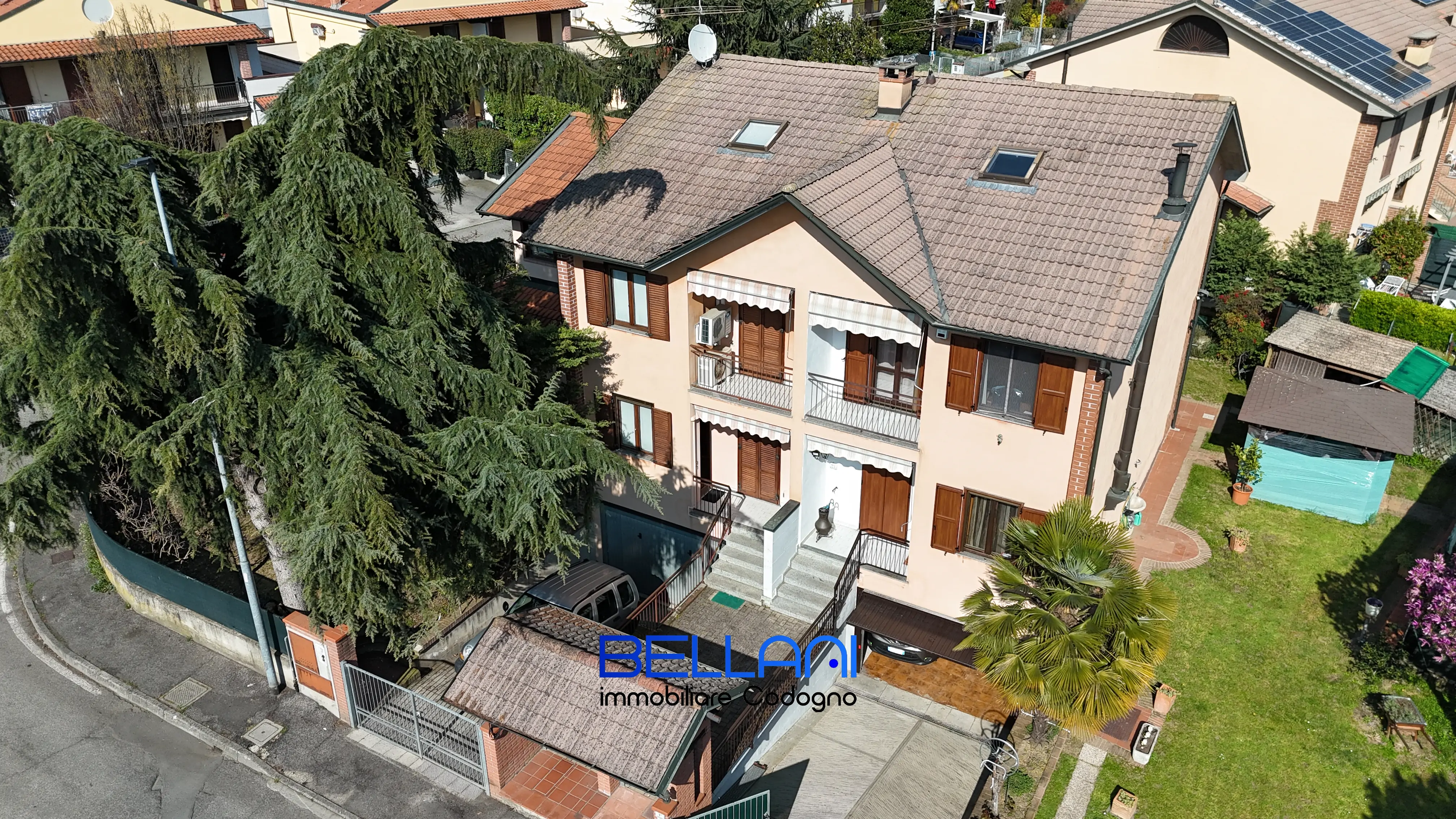 CODOGNO VILLA BIFAMILIARE